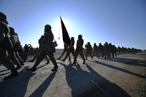 Հայկական բանակի զինծառայողների շարային երթը
