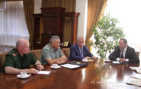 ՀՀ ԱԻ նախարարն ընդունել է ՌԴ ԶՈւ բազայի հրամանատարին և հայ-ռուսական զորախմբի հրամանատարին