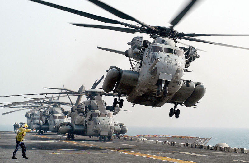 ԱՄՆ ծովային հետևակի կորպուսի CH-53E  բեռնատար ուղղաթիռ