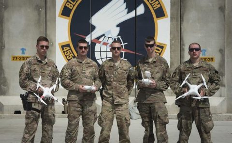ԱՄՆ ԶՈւ զինծառայողները վարժանքներ են անցկացնում DJI Phantome քաղաքացիական դրոններով