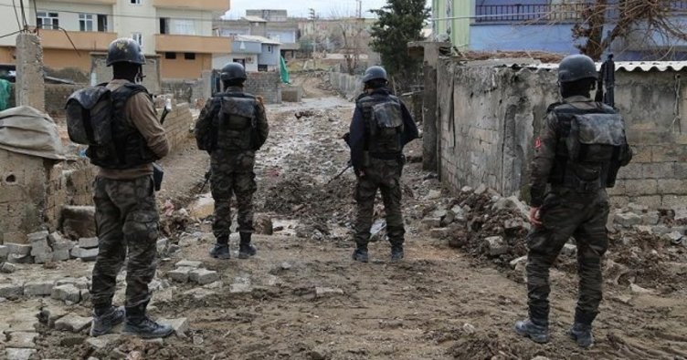 Թուրք-քրդական բախումներց ավերված թուրքական բնակավայր. Արխիվ