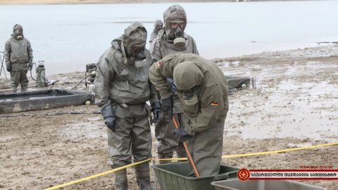  Վրաստանի զինված ուժերի ինժեներային բրիգադի ռադիացիոն, քիմիական, կենսաբանական պաշտպանության (ՌՔԿՊ) վաշտը վարժանքներ է անցկացնում
