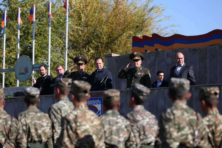 Վիգեն Սարգսյանը ՊՆ 5-րդ բանակային զորամիավորման անձնակազմին է ներկայացրել ԲԿ նորանշանակ հրամանատարին
