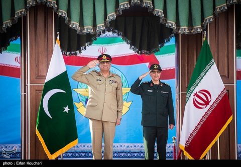 Պակիստանի բանակի հրամանատարը և Իրանի ԶՈւ ԳՇ պետը Թեհրանում, լուսանկարը՝ «Թասնիմ» լրատվական գործակալության