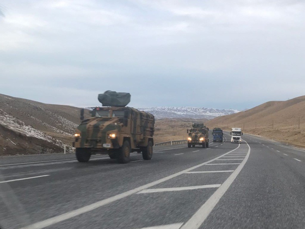 Թուրքական «Քիրփի» մեքենաները ուղևորվում են Իրաքի հետ սահման