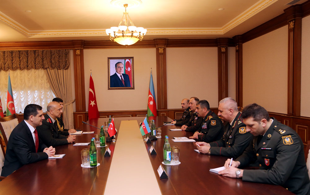 Ադրբեջանի պաշտպանության նախարարն ընդունել է Թուրքիայի ԶՈւ գլխավոր շտաբի պլանավորման վարչության պետին. 06.12.2017