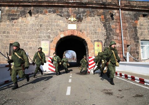 ՌԴ ԶՈւ 102-րդ ռազմաբազայի զինծառայողները վարժանքներ են անում Հայաստանում