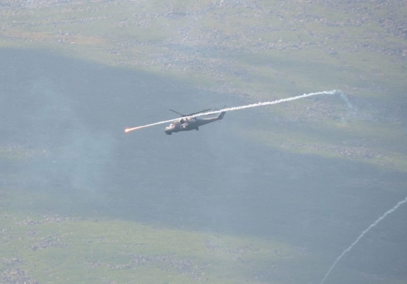 Հայաստանում ՌԴ ռազմաբազայի Մի-24Պ հարվածային ուղղաթիռը՝ վարժանքների ընթացքում