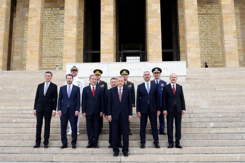 Թուրքիայի նախագահ Էրդողանը, նախարարները և զորքերի հրամանատարները