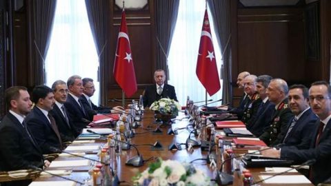 Թուրքիայի նախագահը և պաշտոնյաները պաշտպանական արդյունաբերության գործադիր կոմիտեի նիստին։