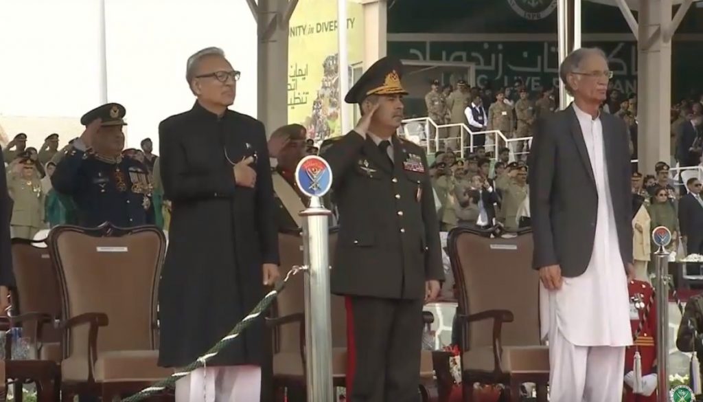 Պակիստանի նախագահը՝ Զաքիր Հասանովի աջ կողմում, իսկ պաշտպանության նախարարը՝ ձախ