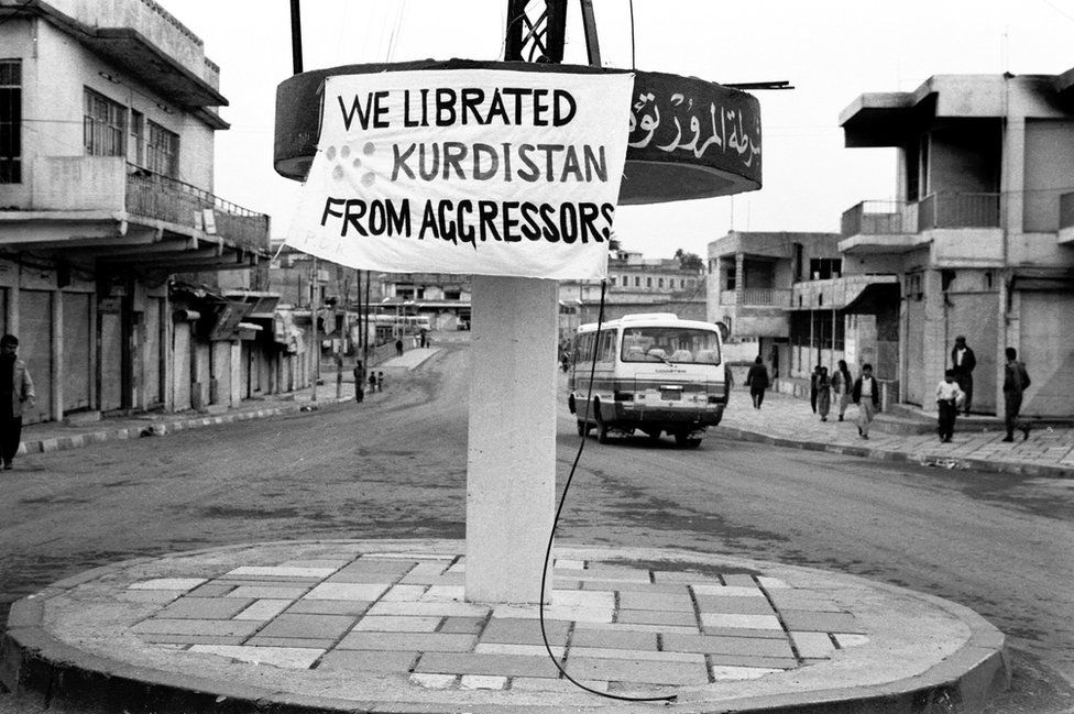 «Մենք ազատագրեցինք Քրդստանն ագրեսորներից». 1991թ. մարտին սկսած ապստամբություններն Իրաքում։ Լուսանկարի հեղինակ՝ Ռիչարդ Մայդեն, աղբյուրը՝ BBC