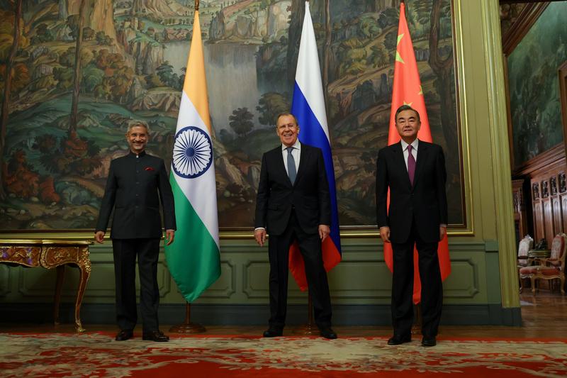 Չինաստանի պետական խորհրդատու Ուան Յին, ՌԴ ԱԳՆ Սերգեյ Լավրովը և Հնդկաստանի արտգործնախարար Սուբրահմանիամ Ջահիշանքարը